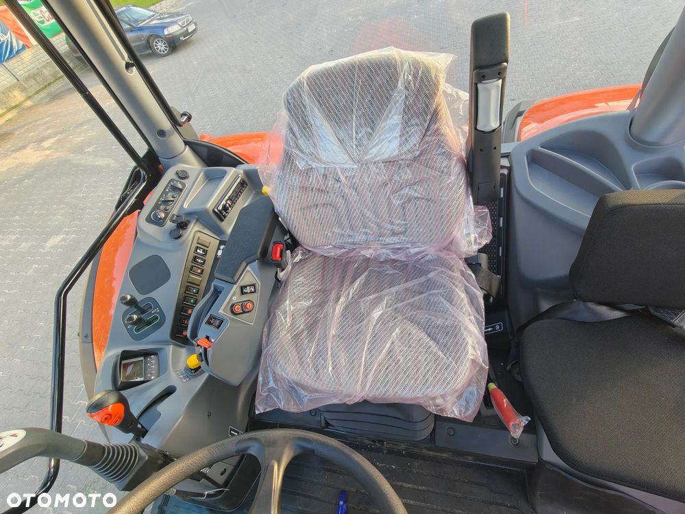 Kubota M6-121 Utility - 11