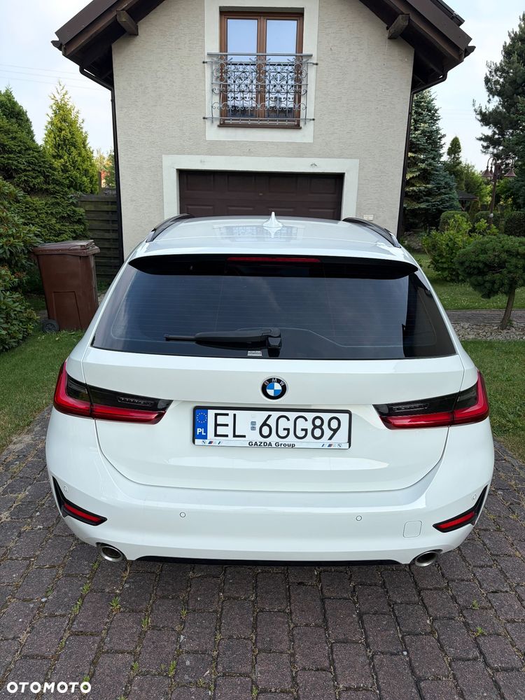 BMW Seria 3 318i Sport Line - 11