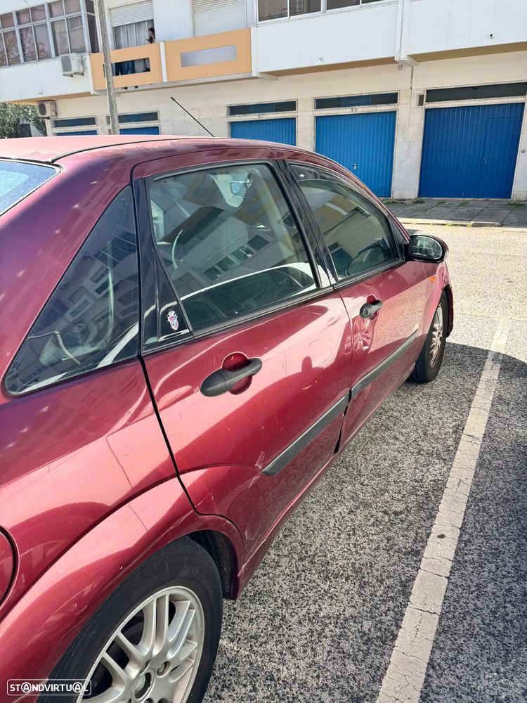 Ford Focus 1.6 Ghia - 4