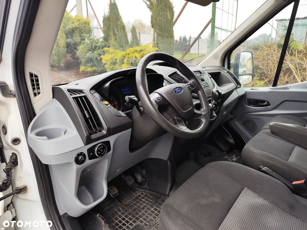 Ford Transit - 12