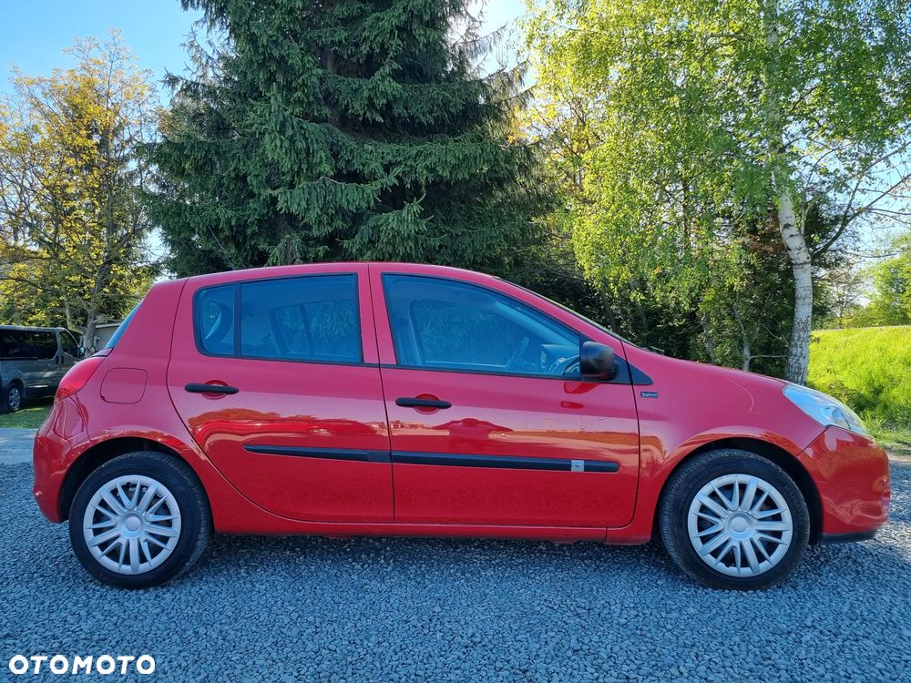 Renault Clio 1.2 16V 75 Yahoo - 11