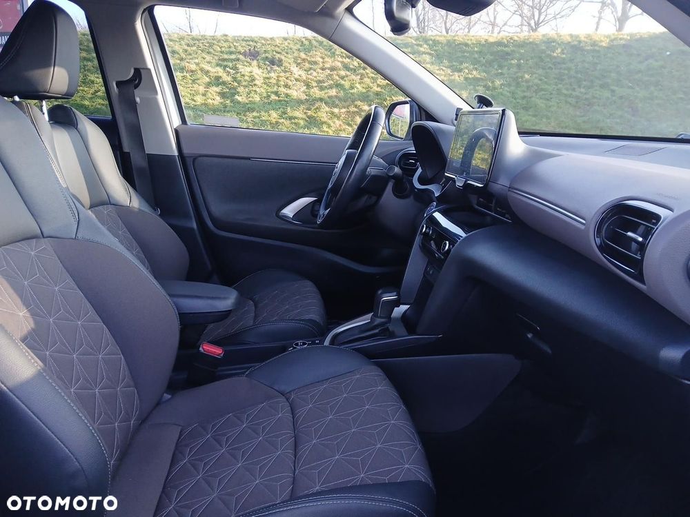 Toyota Yaris Cross - 12