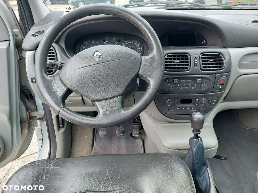 Renault Scenic - 16