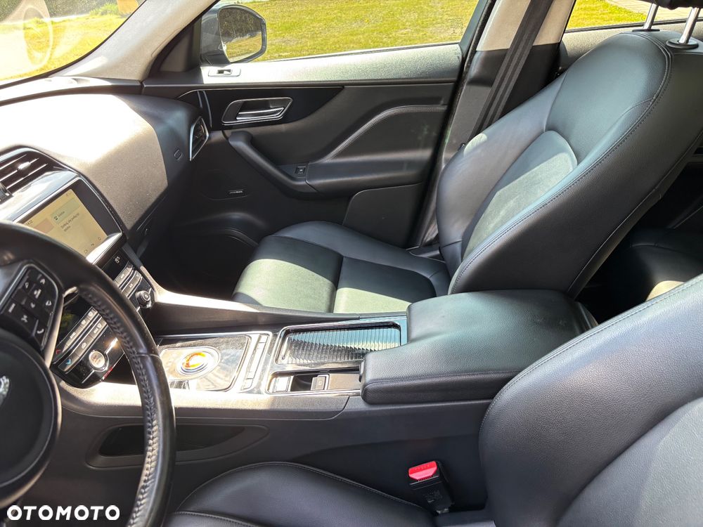 Jaguar F-Pace 25t AWD Prestige - 13