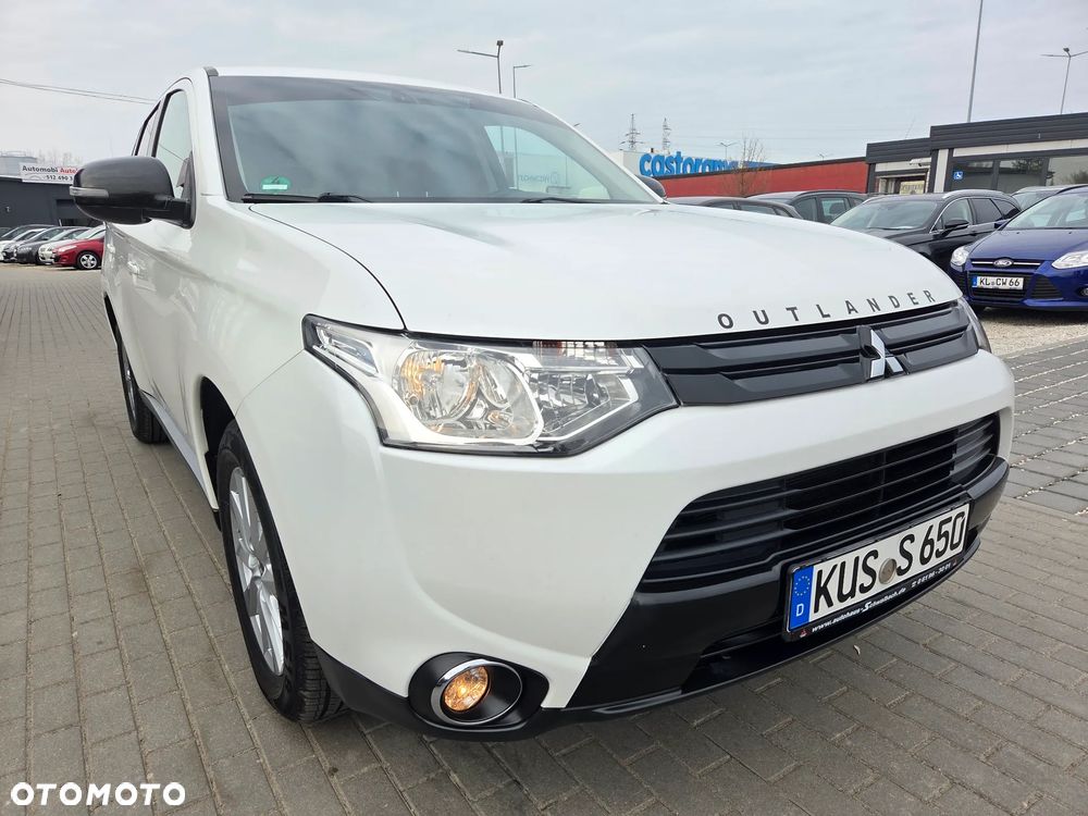 Mitsubishi Outlander 2.0 City Style 2WD - 2