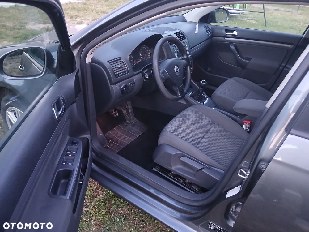 Volkswagen Golf - 10