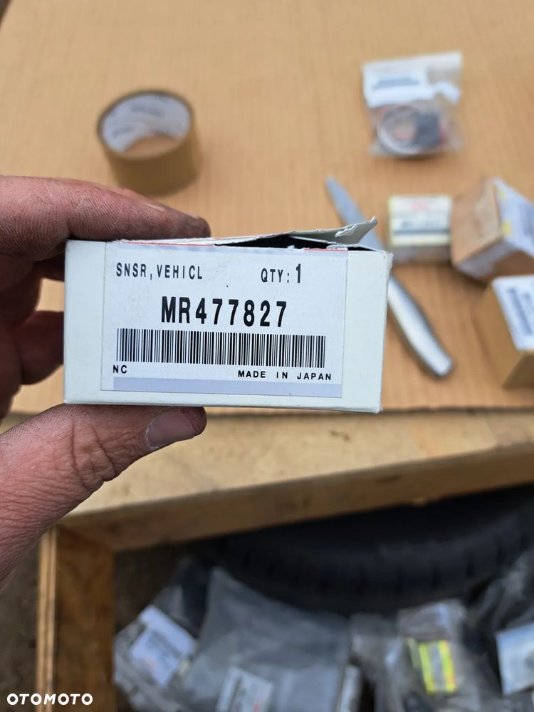 Czujnik prędkości Mitsubishi L200 Pajero Sport Montero MR477827 MR446406 SENSOR VEHICLE SPEED Tachosensor - 7