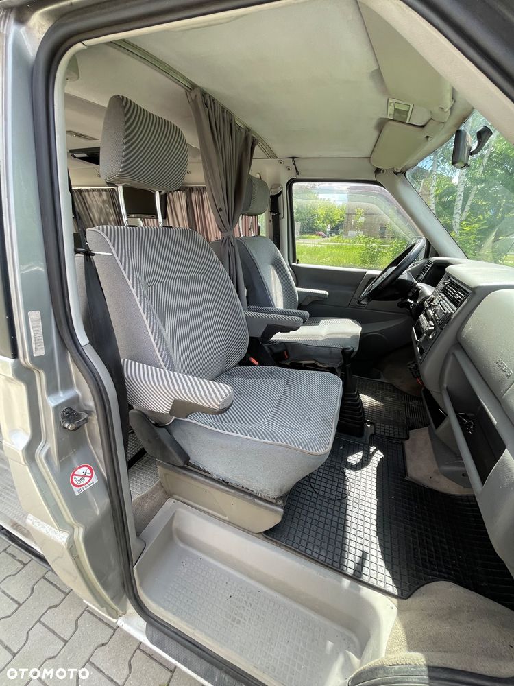 Volkswagen Multivan - 11