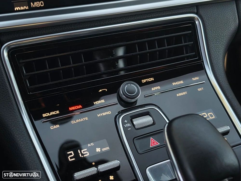 Porsche Panamera 4 E-Hybrid - 25