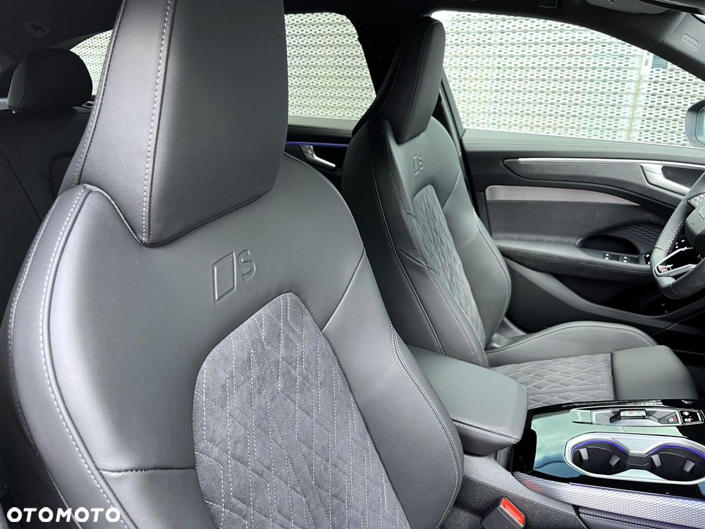 Audi A6 Avant - 16