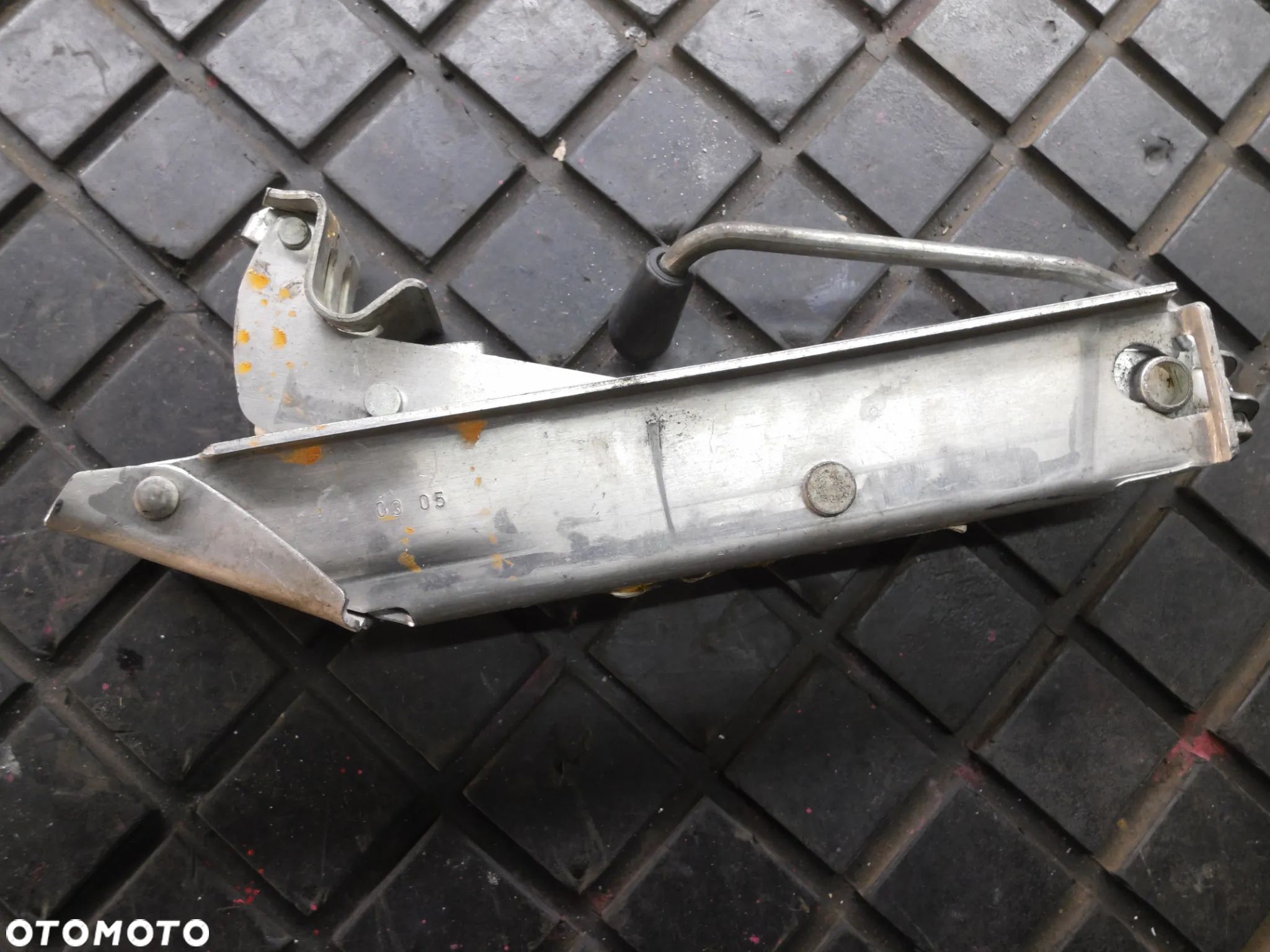 LEWAREK PODNOŚNIK AUDI A4 B6 B7 EXEO 8E0011031D - 1