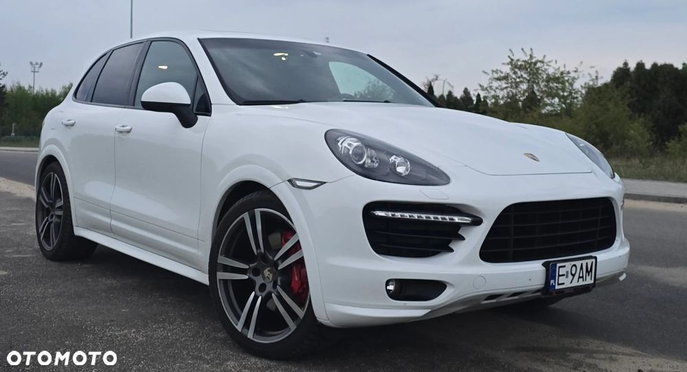 Porsche Cayenne GTS - 4