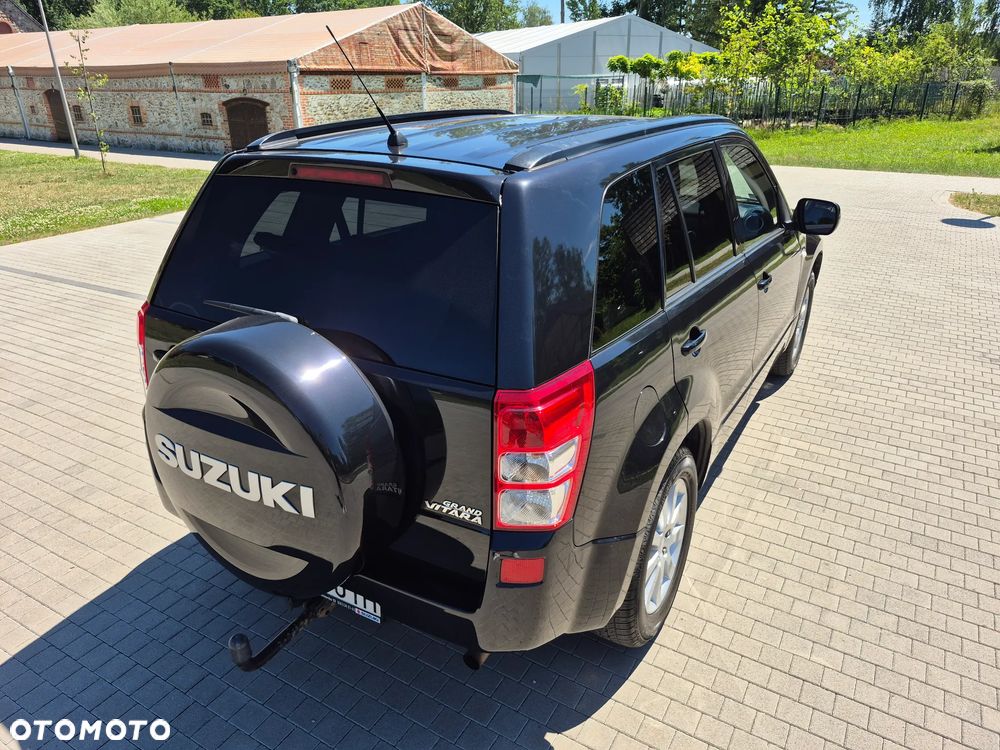 Suzuki Grand Vitara 2.0 De luxe - 8