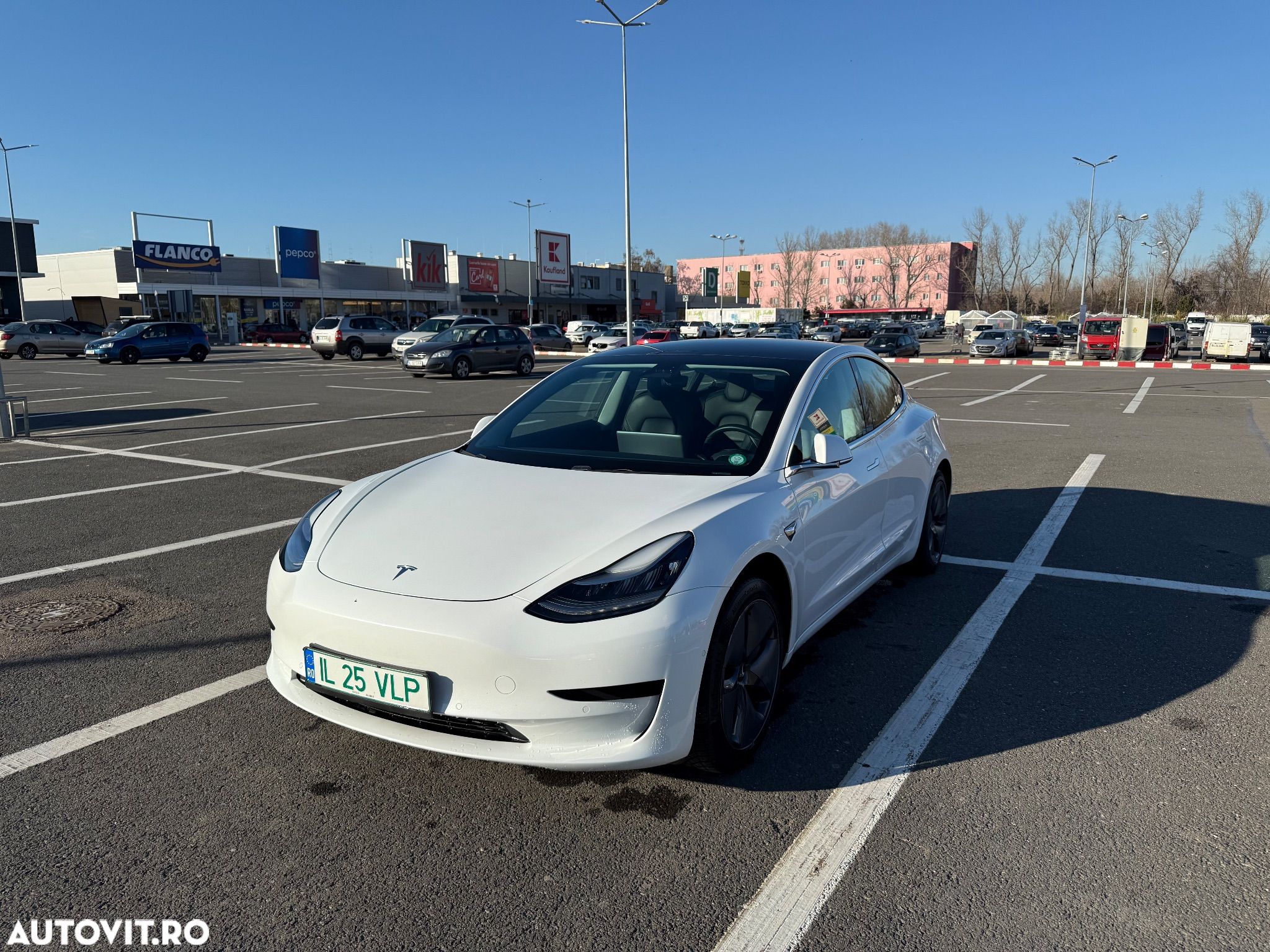 Tesla Model 3 - 1