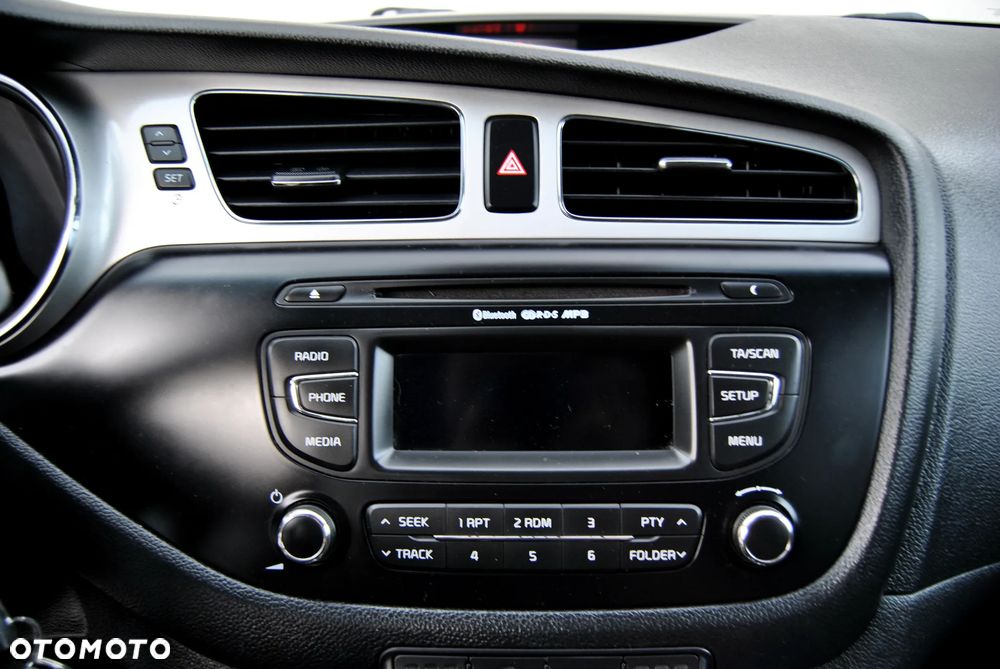 Kia Ceed 1.6 GDI Fifa World Cup Edition - 34