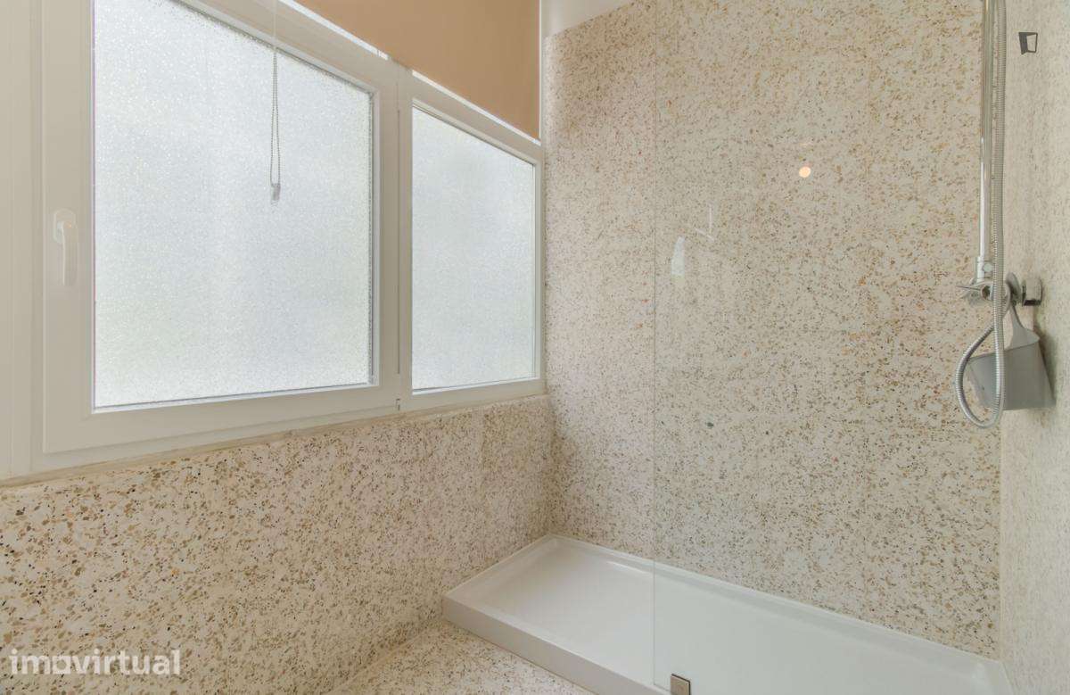 Apartamento com 3 quartos - localizado em Santa Apolónia Lisbon - Grande imagem: 4/51