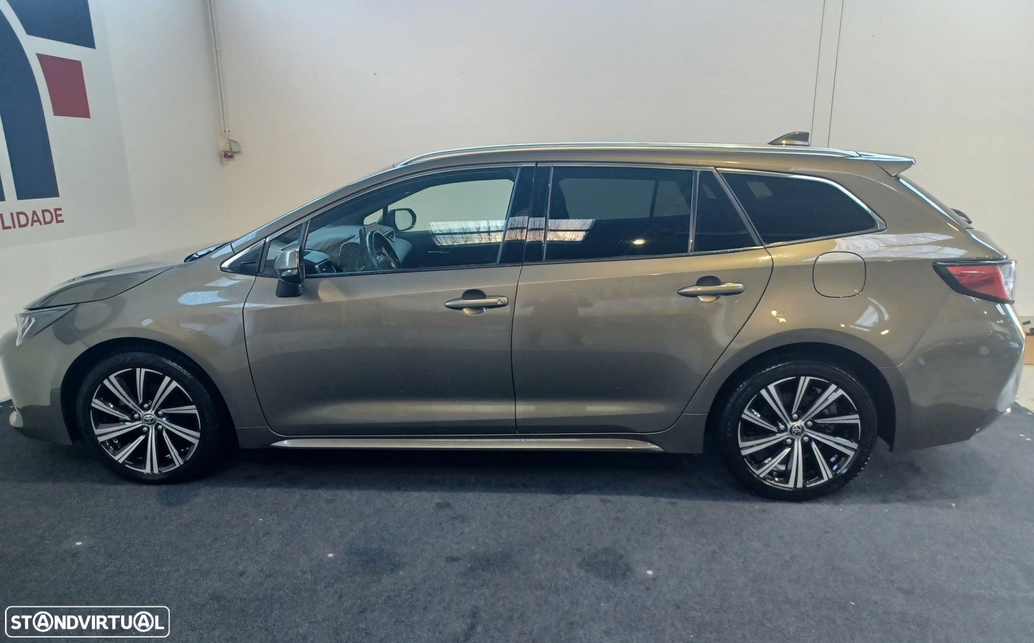 Toyota Corolla Touring Sports 1.8 Hybrid Comfort+P.Sport - 11