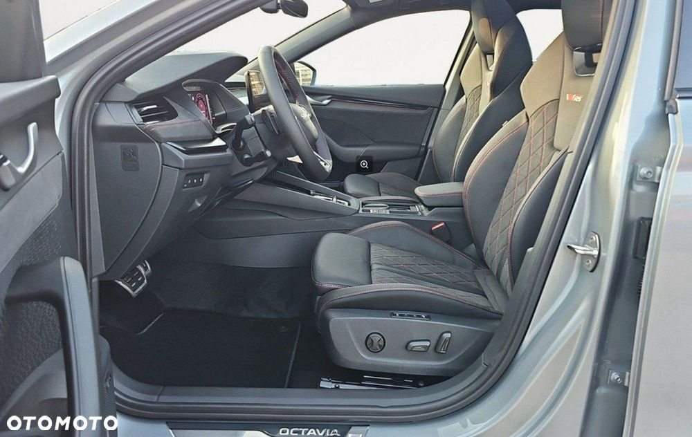 Skoda Octavia 2.0 TSI RS DSG - 11