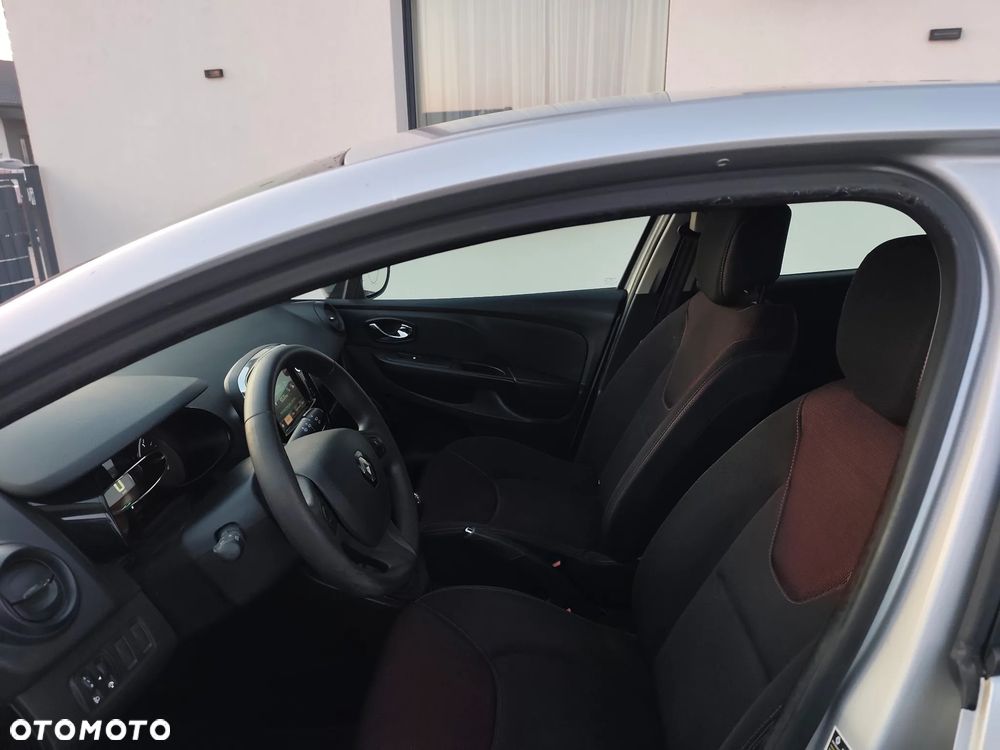 Renault Clio 1.2 16V 75 Dynamique - 9