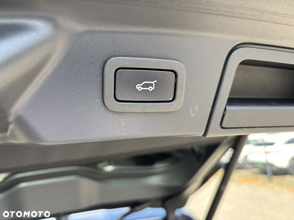 Land Rover Range Rover Velar 2.0 P250 R-Dynamic SE - 21