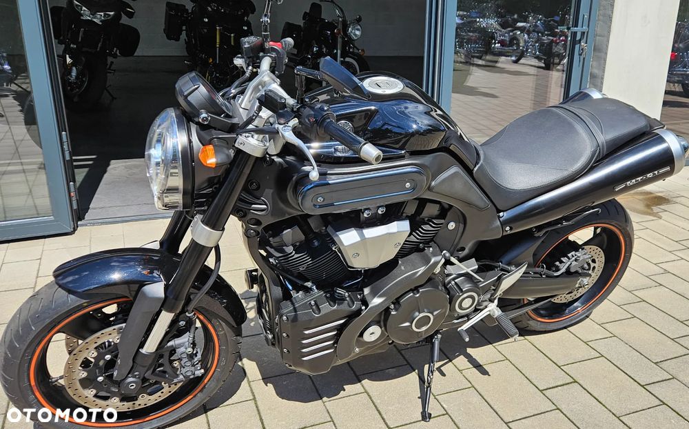 Yamaha MT - 6