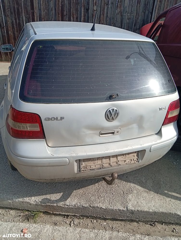 Dezmembrez  Golf 4 2000 1.9 - 2