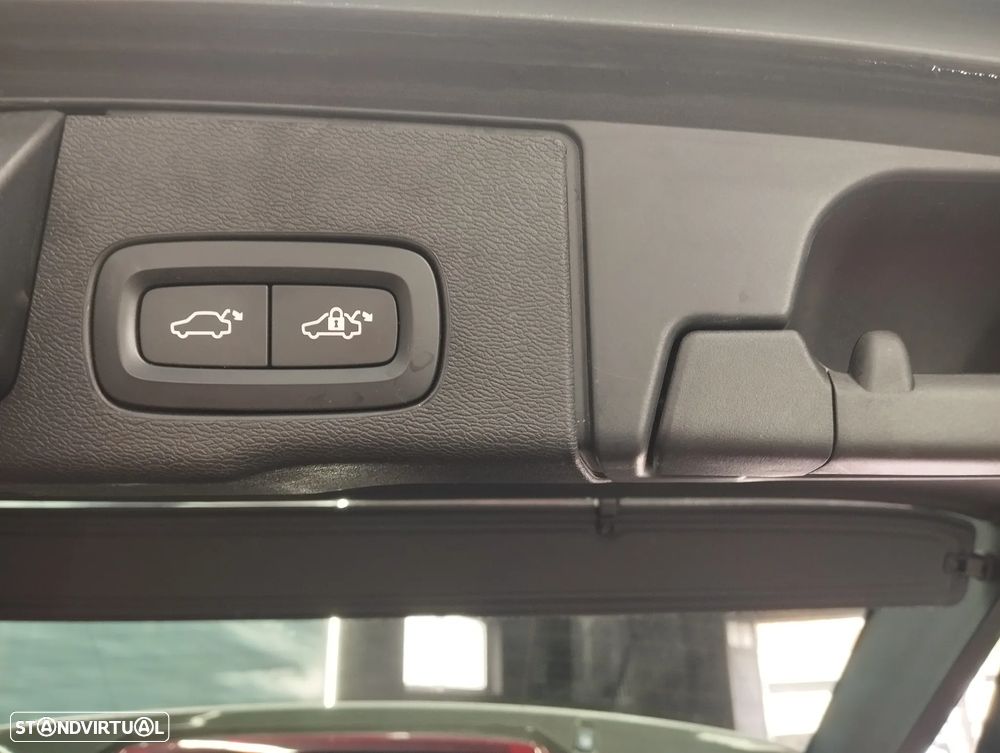 Volvo XC 60 2.0 T6 PHEV Inscription AWD - 15