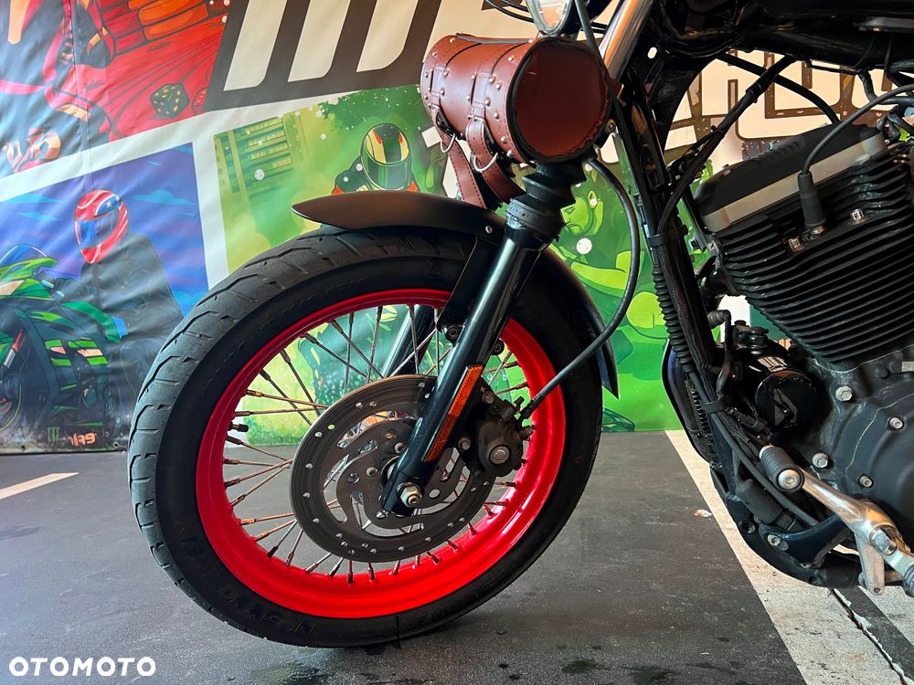 Harley-Davidson Sportster Iron 883 - 23