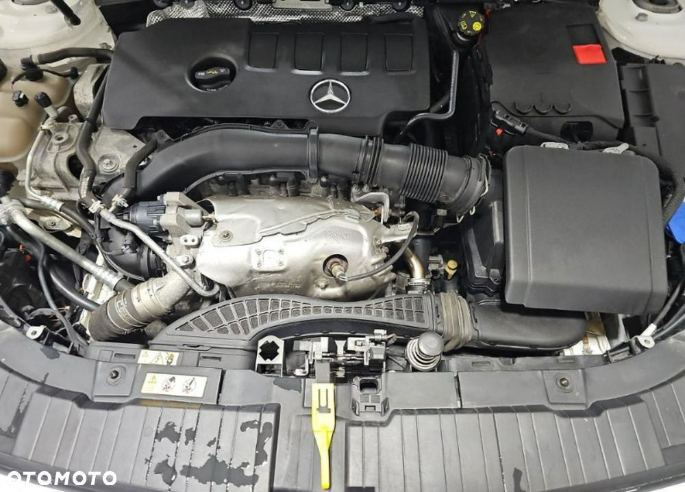 Mercedes-Benz GLB 250 4Matic 8G-DCT AMG Line - 14
