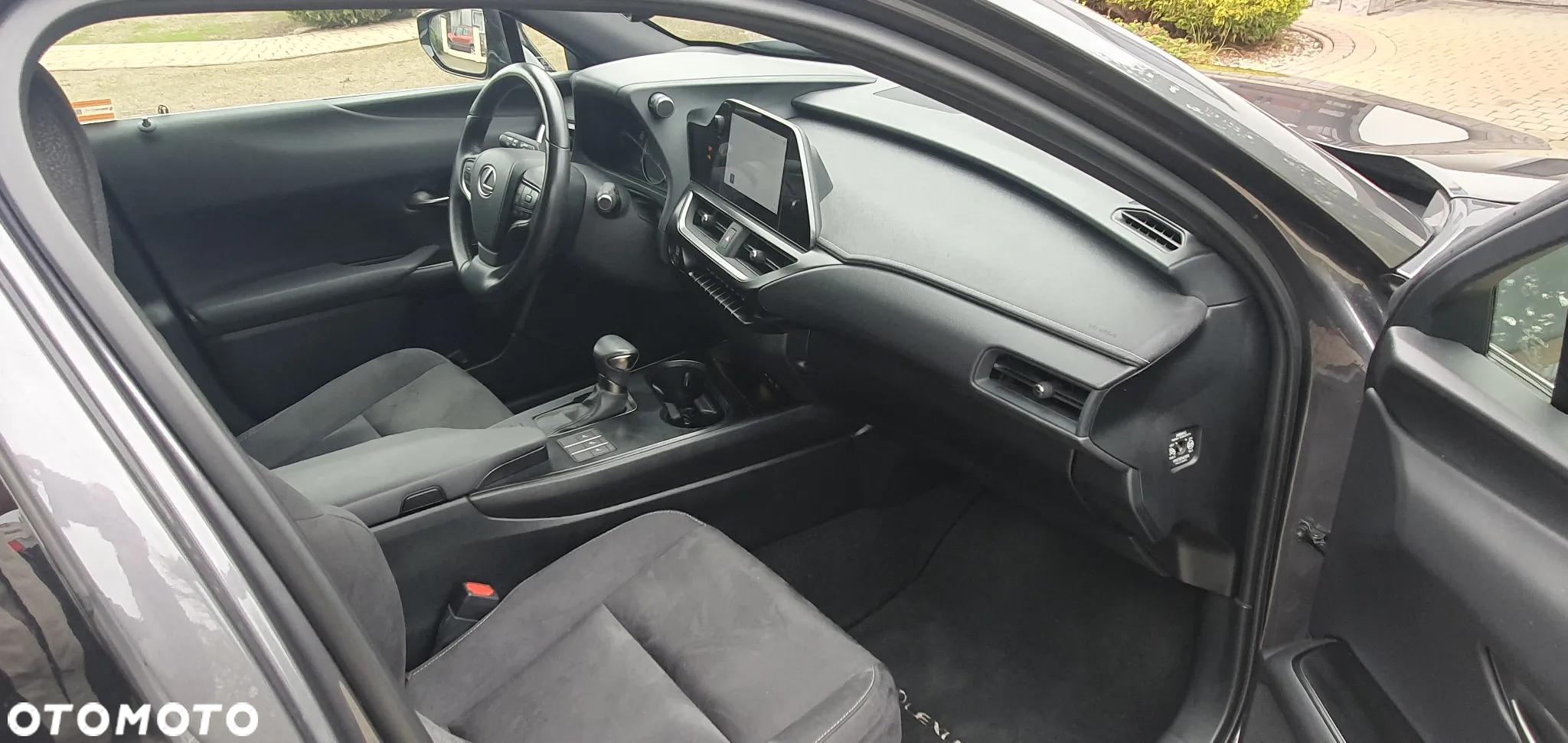 Lexus UX 200 GPF Business 2WD - 25