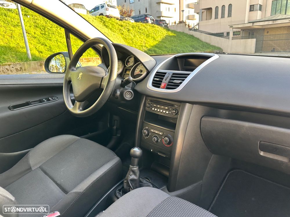 Peugeot 207 1.4 16V Active - 30