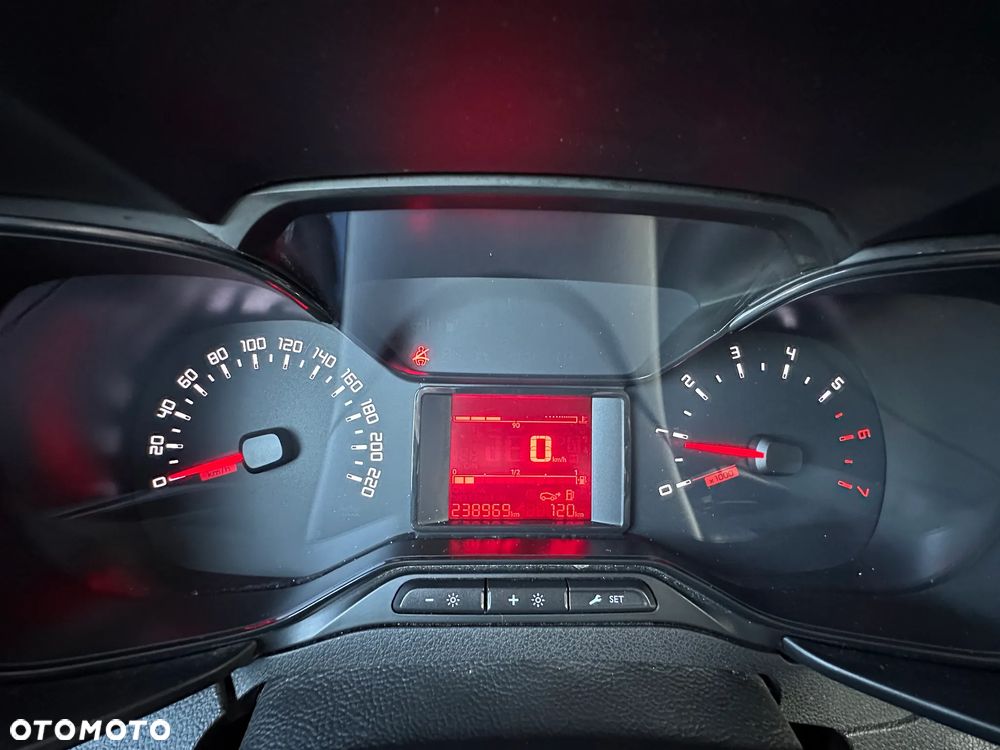 Toyota Proace City - 27