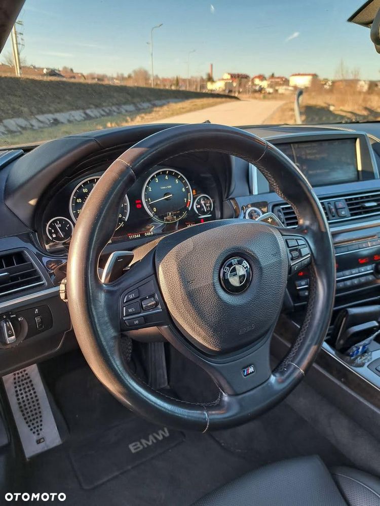 BMW Seria 6 650i - 12