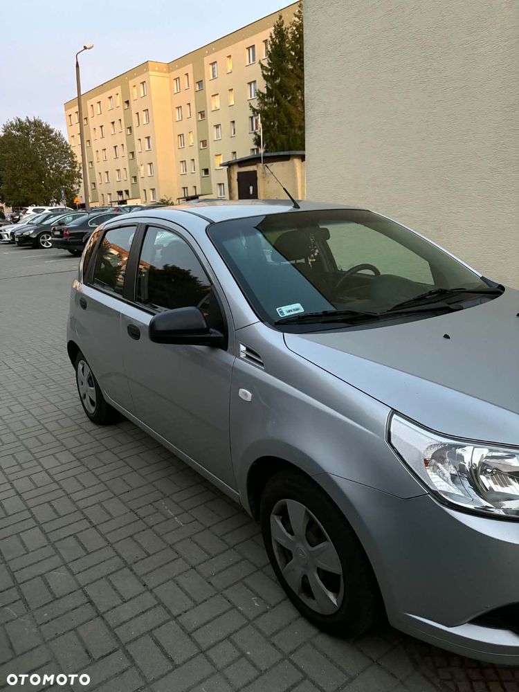 Chevrolet Aveo 1.2 16V Base - 10