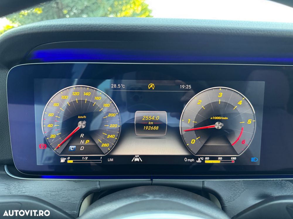 Mercedes-Benz E 400 d 4Matic T 9G-TRONIC - 17