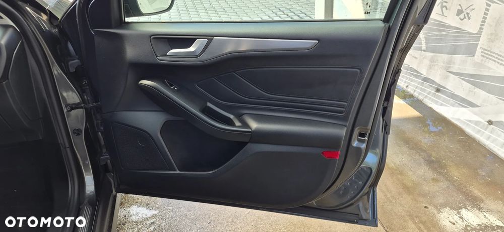 Ford Focus 2.0 EcoBlue Titanium - 23