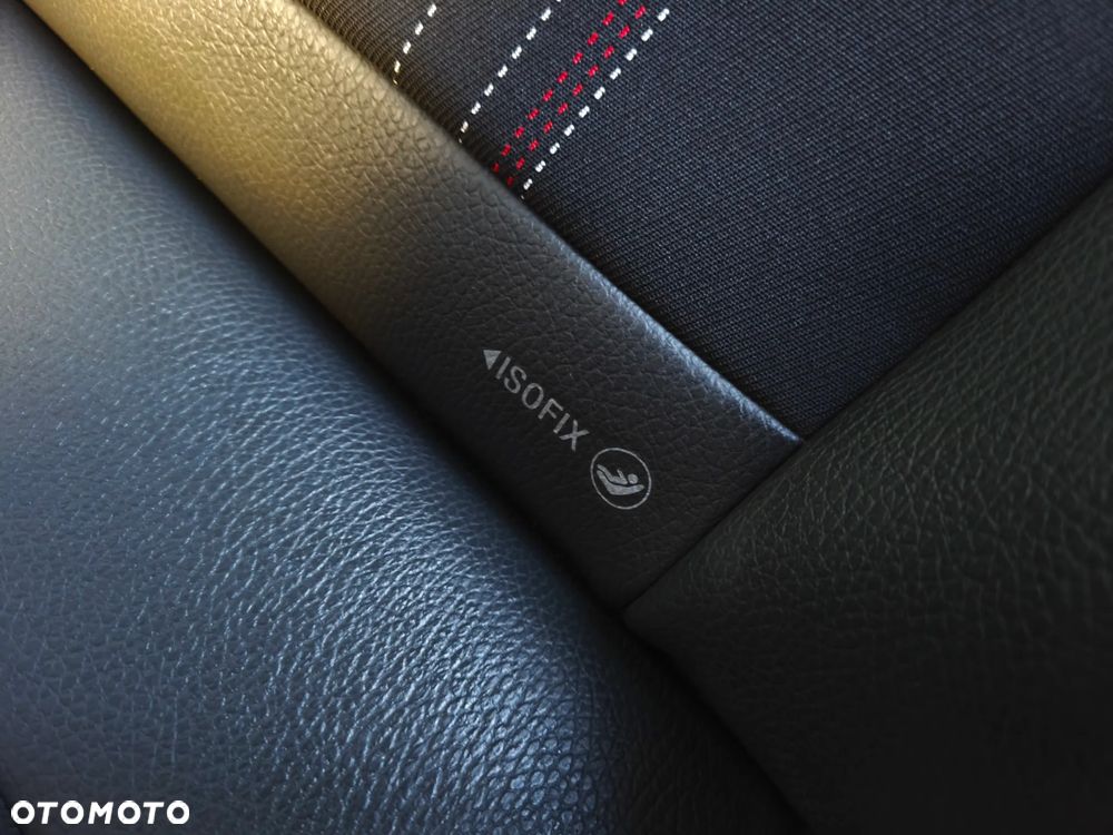 Opel Corsa 1.2 16V Cosmo - 17