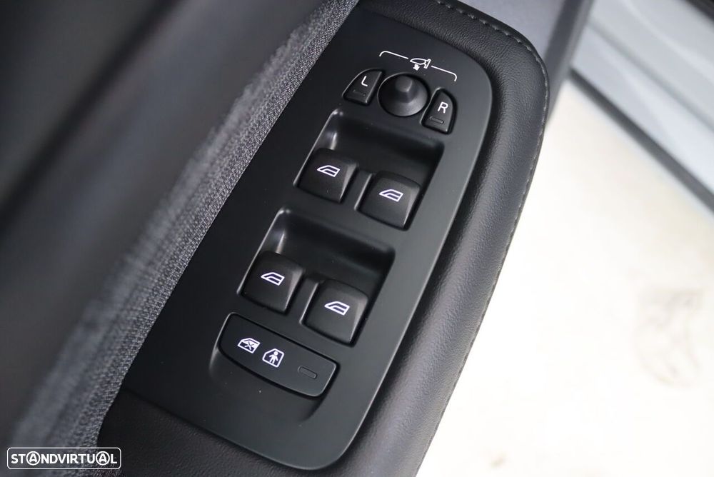 Volvo V60 2.0 T6 AWD TE Core - 17