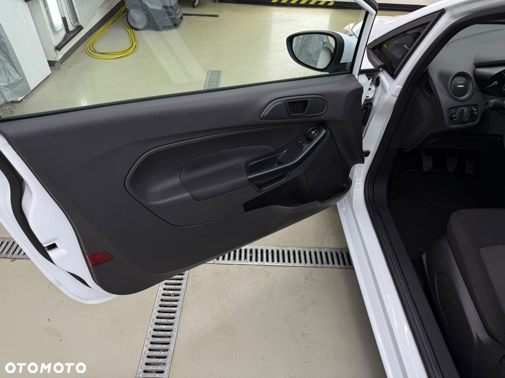 Ford Fiesta - 20