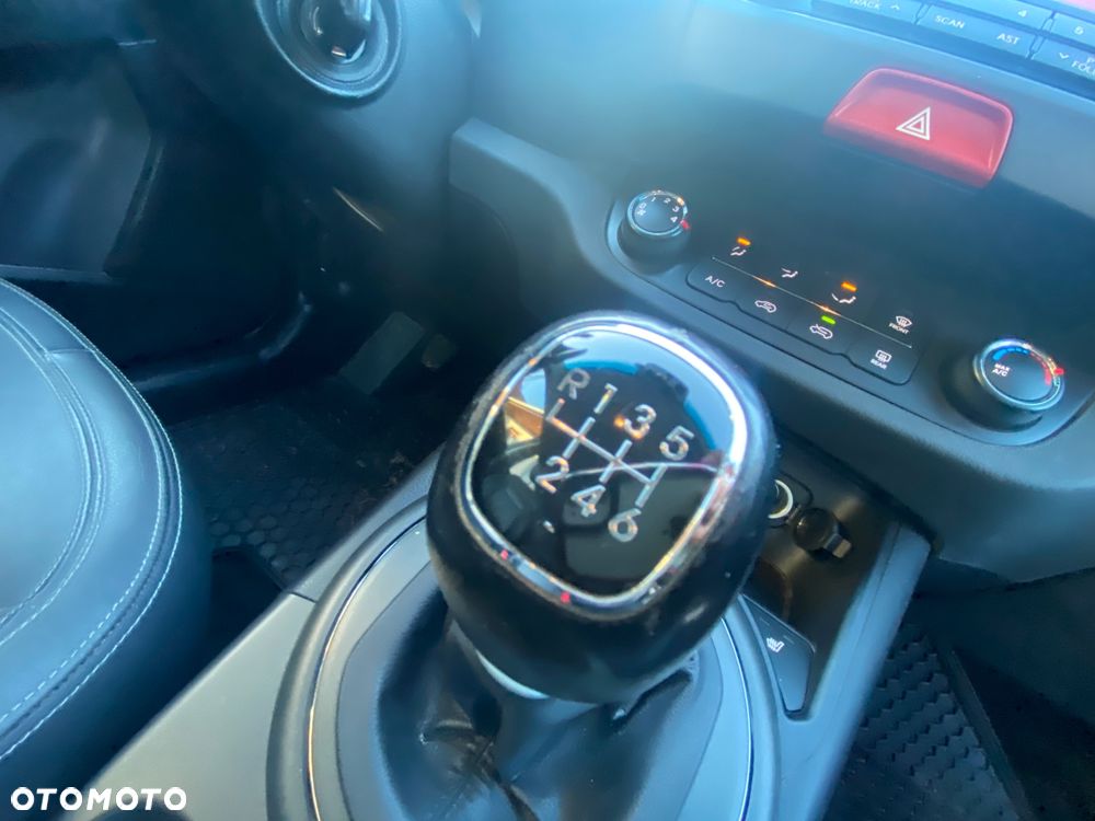 Kia Sportage - 16