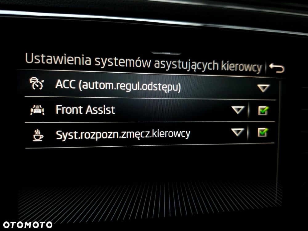 Skoda Superb 2.0 TDI SCR Ambition DSG - 33