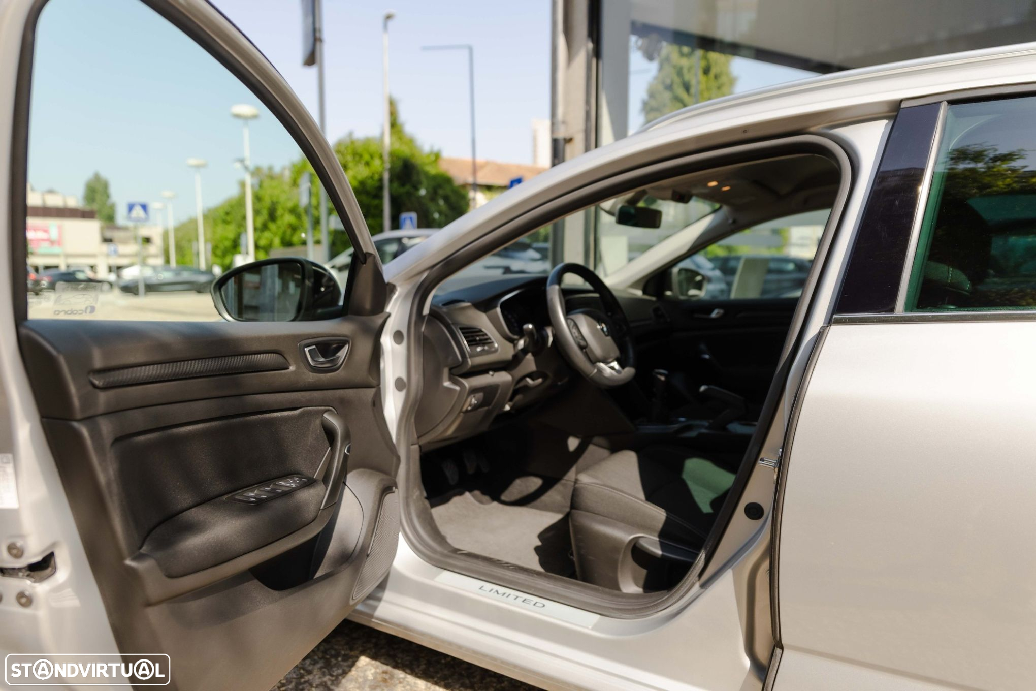Renault Mégane 1.5 Blue dCi Limited - 10