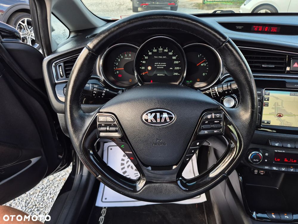 Kia Ceed 1.6 CRDi 136 ISG Platinum Edition - 29