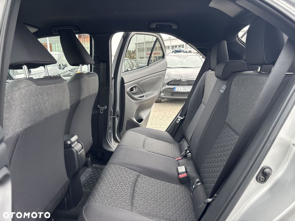 Toyota Yaris Cross Hybrid 1.5 Comfort 4x4 - 12