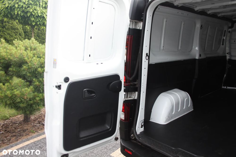 Opel Vivaro - 8