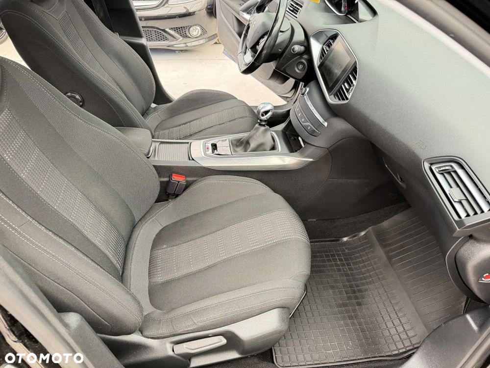 Peugeot 308 2.0 Blue HDi Allure S&S - 7