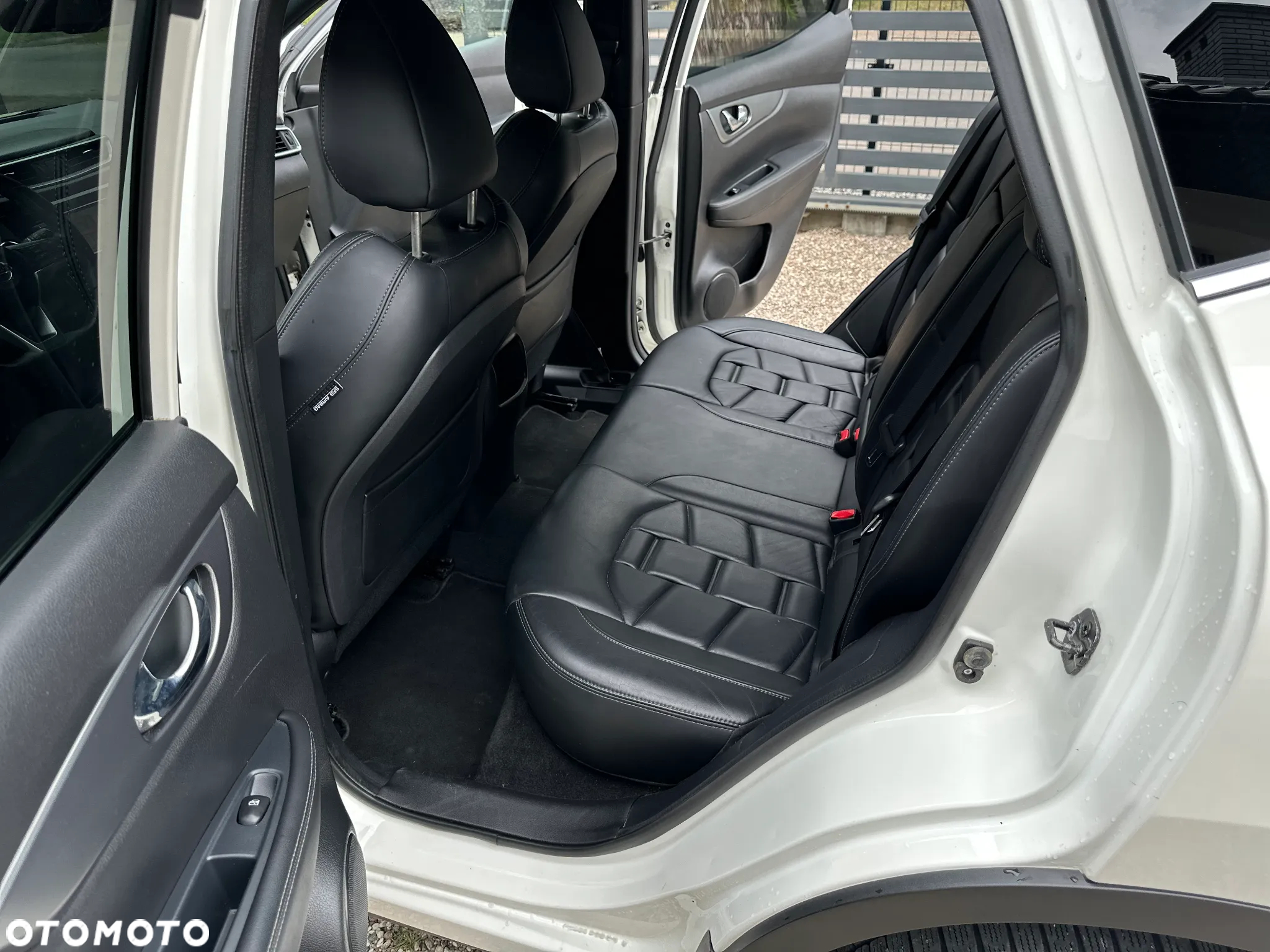 Nissan Qashqai 1.3 DIG-T Tekna+ - 27