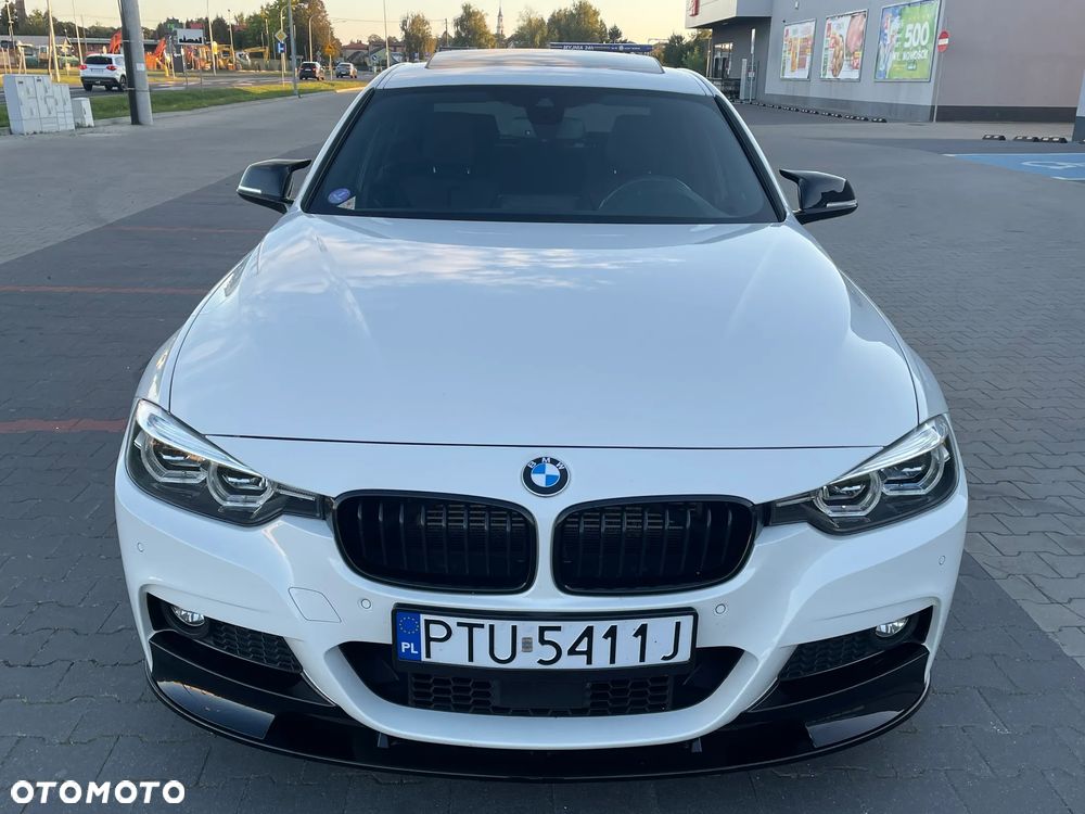 BMW Seria 3 330e iPerformance M Sport Shadow - 12