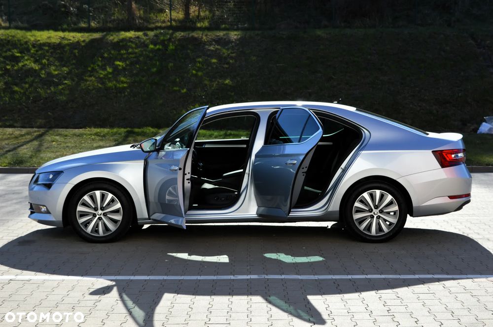 Skoda Superb 1.6 TDI GreenLine - 26