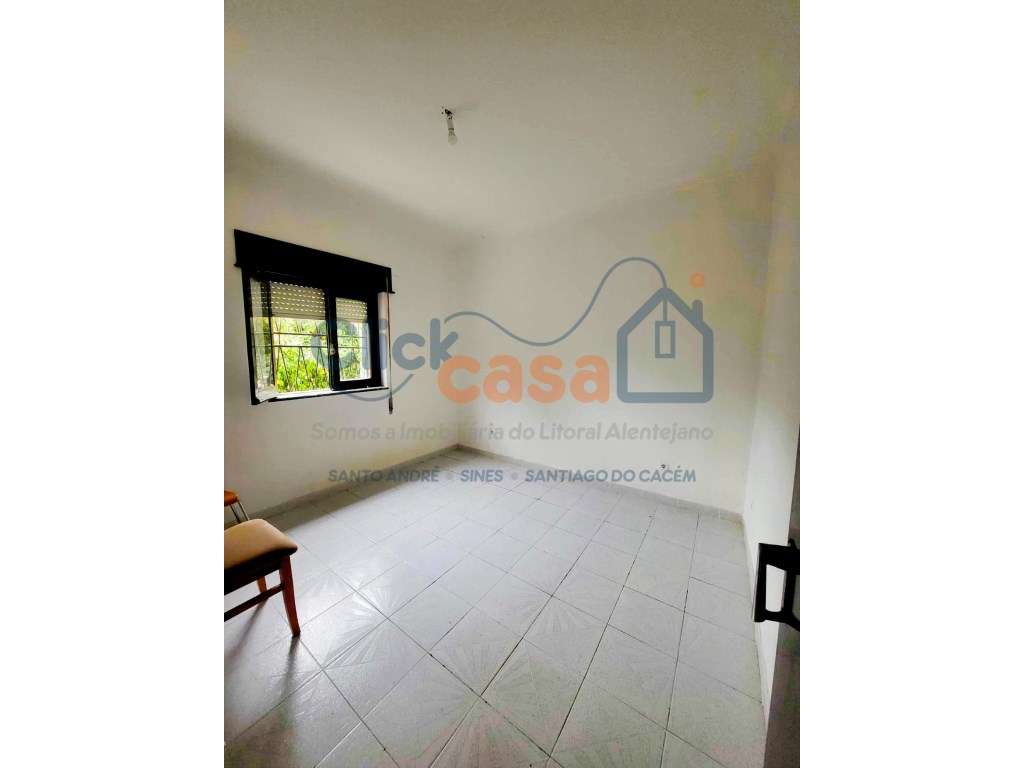 Oportunidade Única: Moradia T2 com Quintal de 415m² em Ermidas-Sado - Grande imagem: 2/14